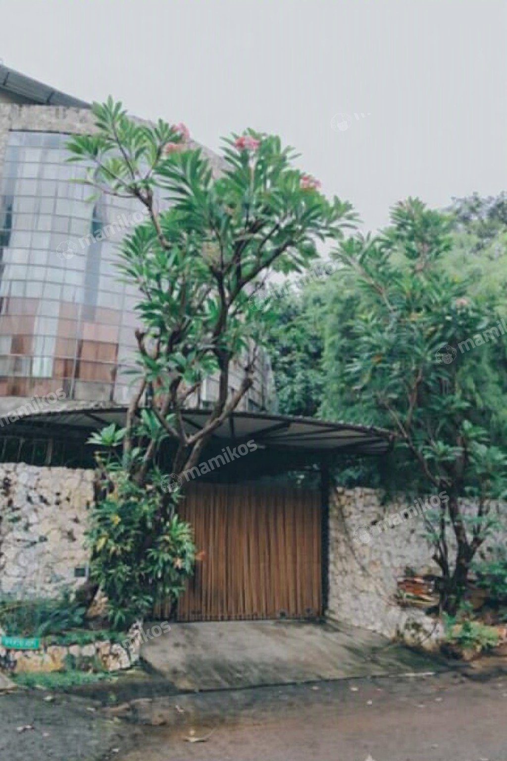 Rumah Sertifikat SHM 5 Kamar Tidur 5 Kamar Mandi Kelapa Gading Jakarta Utara - Photo 2