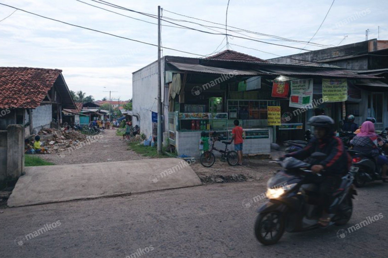 Rumah Sertifikat SHM 5 Kamar Tidur 5 Kamar Mandi Cengkareng Jakarta Barat - Photo 3