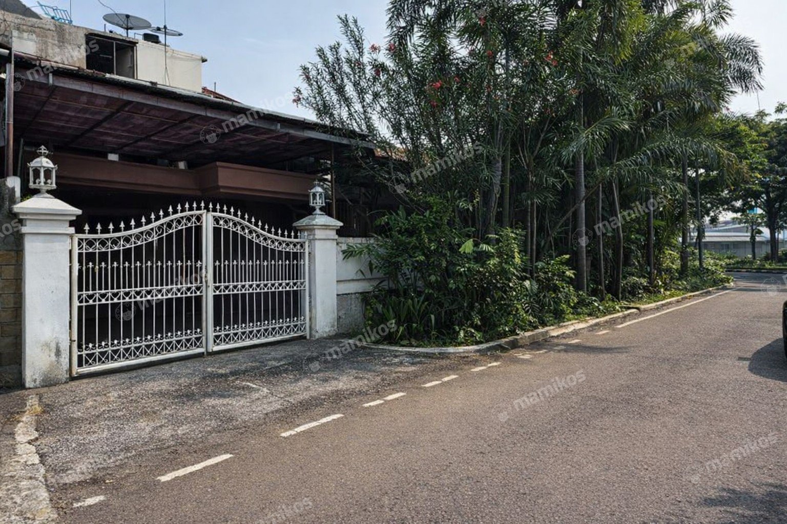 Rumah Sertifikat SHM 4 Kamar Tidur 4 Kamar Mandi Pulomas Jakarta Timur