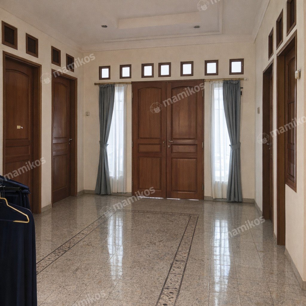 Rumah 8 Kamar Tidur 8 Kamar Mandi 3 Lantai Tanjung Duren Jakarta Barat - Photo 2