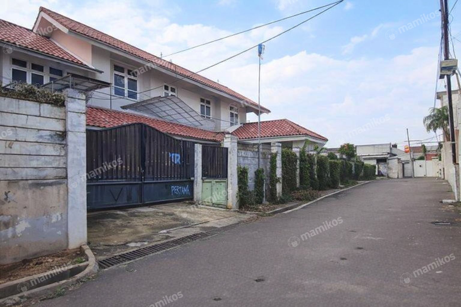 Rumah Sertifikat SHM 8 Kamar Tidur 4 Kamar Mandi Lebak Bulus Jakarta Selatan