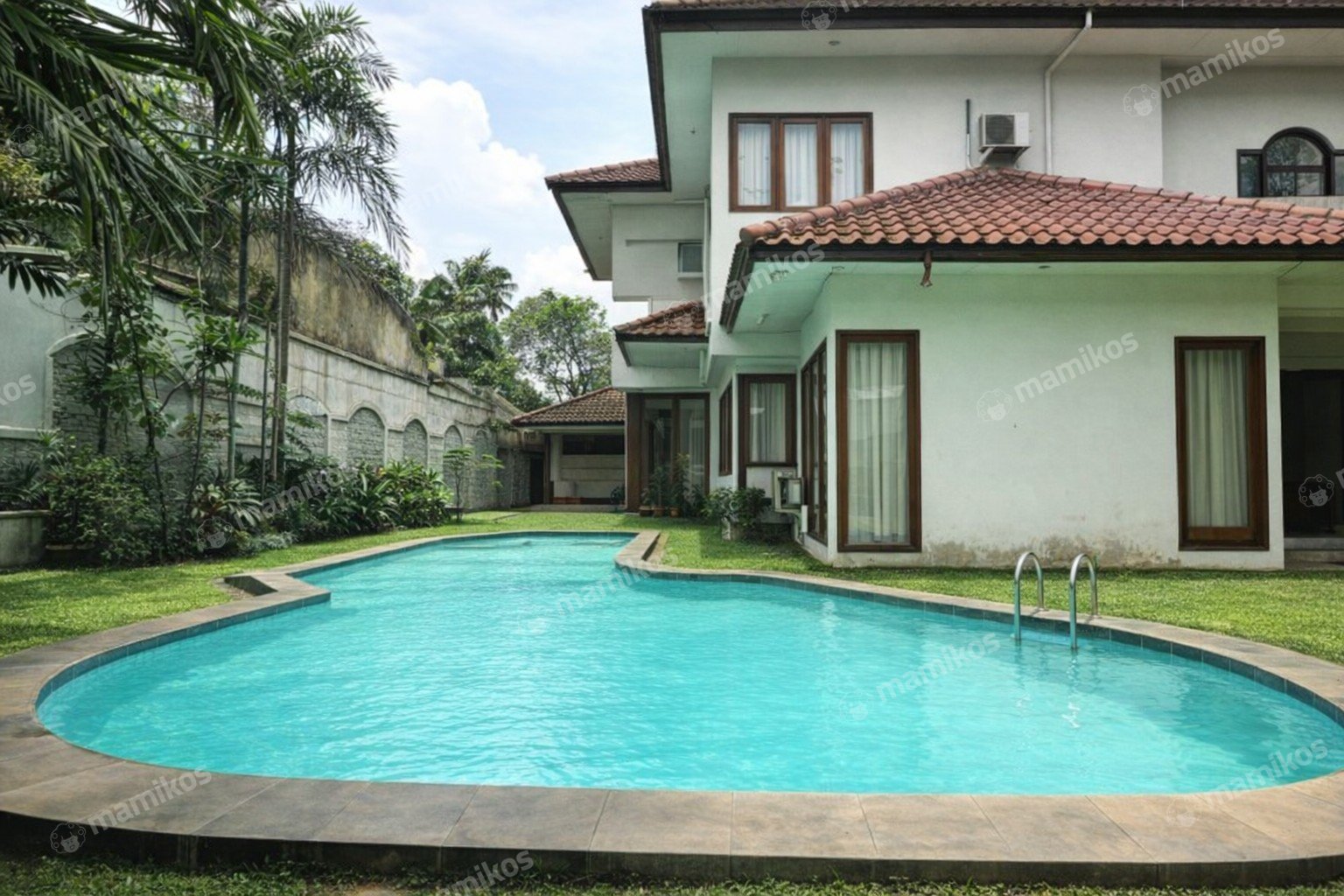Rumah Sertifikat SHM 5 Kamar Tidur 5 Kamar Mandi Kemang Jakarta Selatan