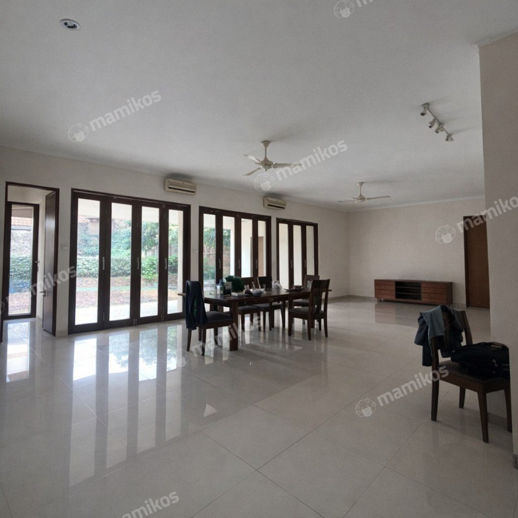 Rumah Sertifikat SHM 4 Kamar Tidur 4 Kamar Mandi Kebayoran Baru Jakarta Selatan - Photo 4