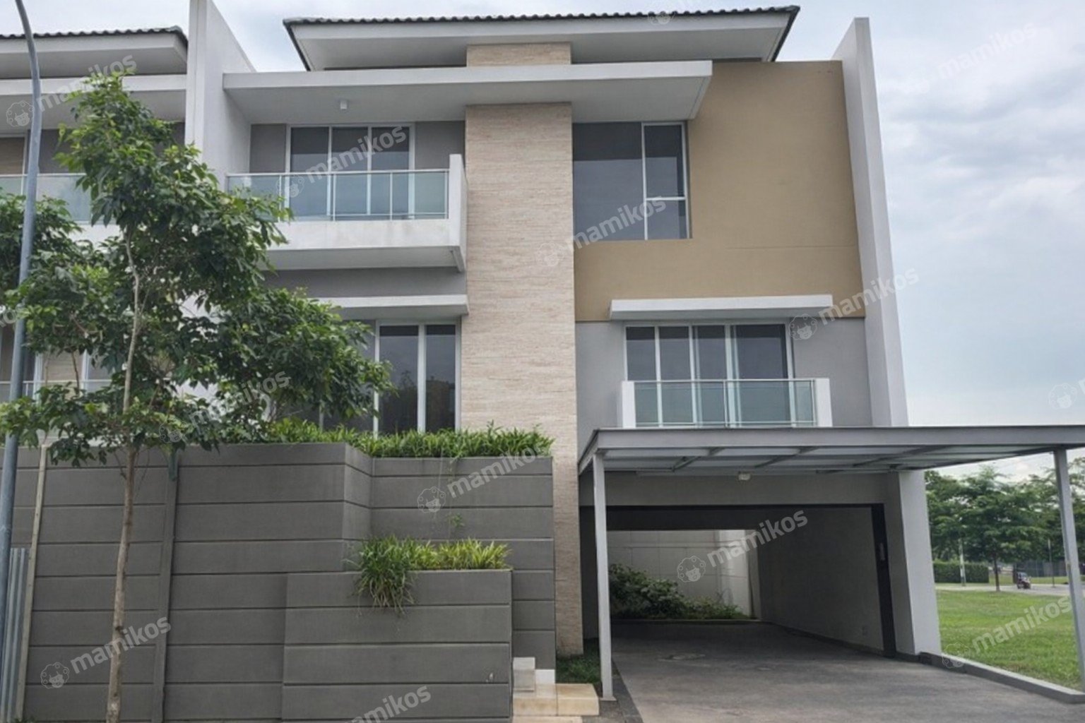 Rumah Sertifikat PPJB 4 Kamar Tidur 4 Kamar Mandi Pantai Indah Kapuk 2 Jakarta Utara