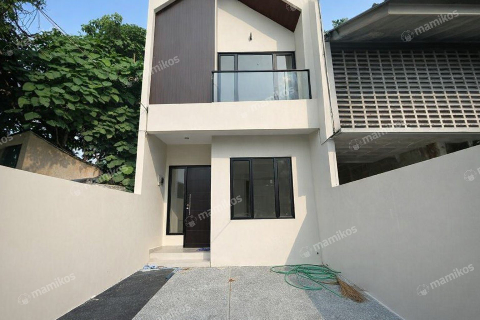 Rumah Sertifikat SHM 3 Kamar Tidur 3 Kamar Mandi Kav DKI Jakarta Barat