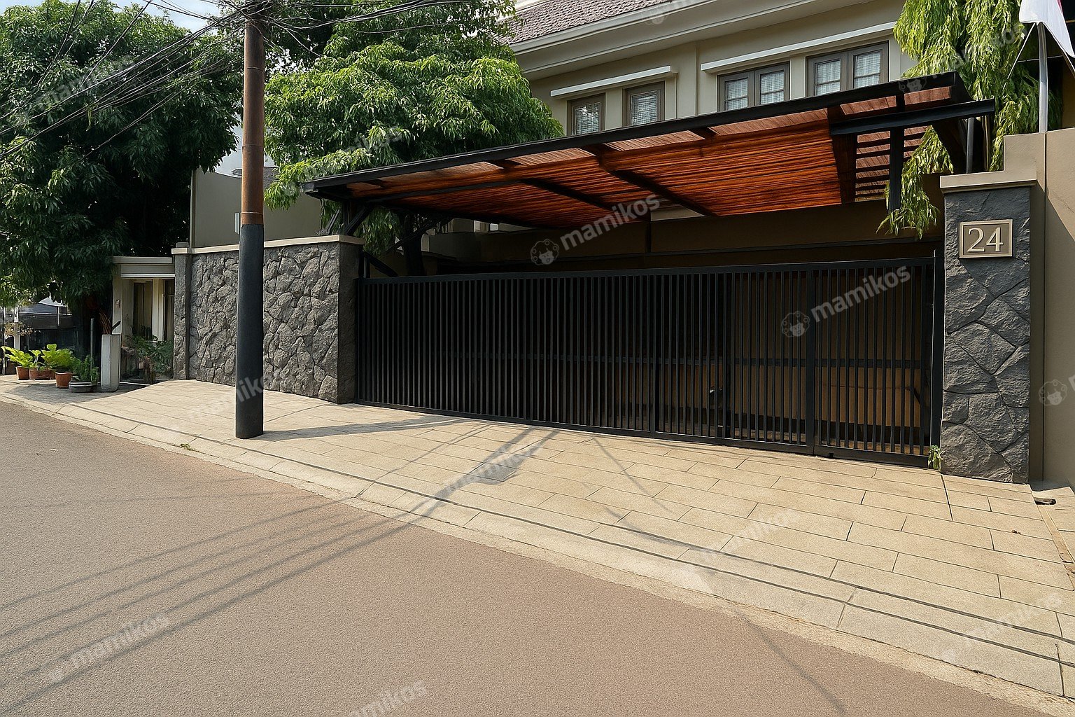 Rumah Sertifikat SHM 4 Kamar Tidur 3 Kamar Mandi Senopati Jakarta Selatan