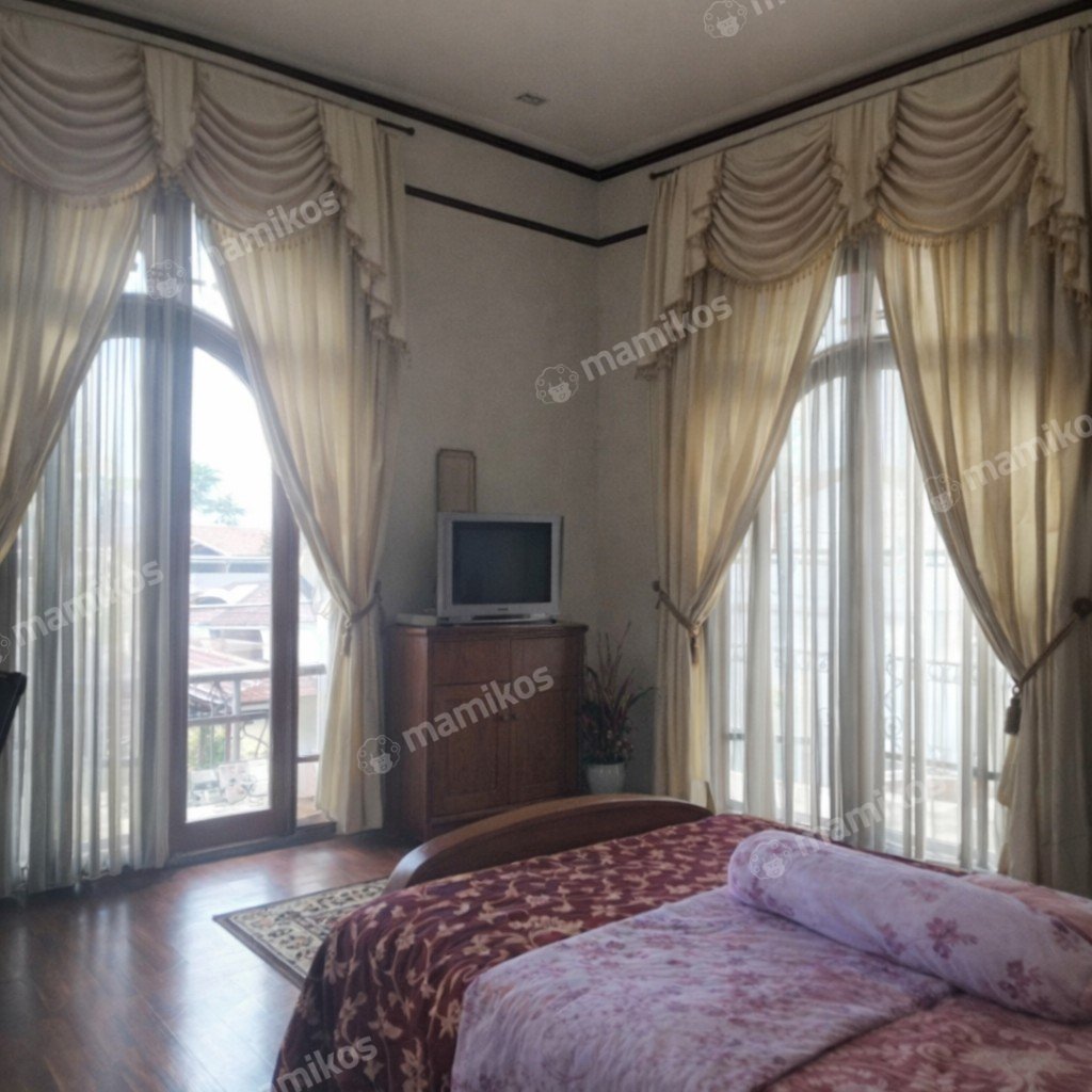 Rumah Sertifikat SHM 7 Kamar Tidur 4 Kamar Mandi Condet Jakarta Timur - Photo 4