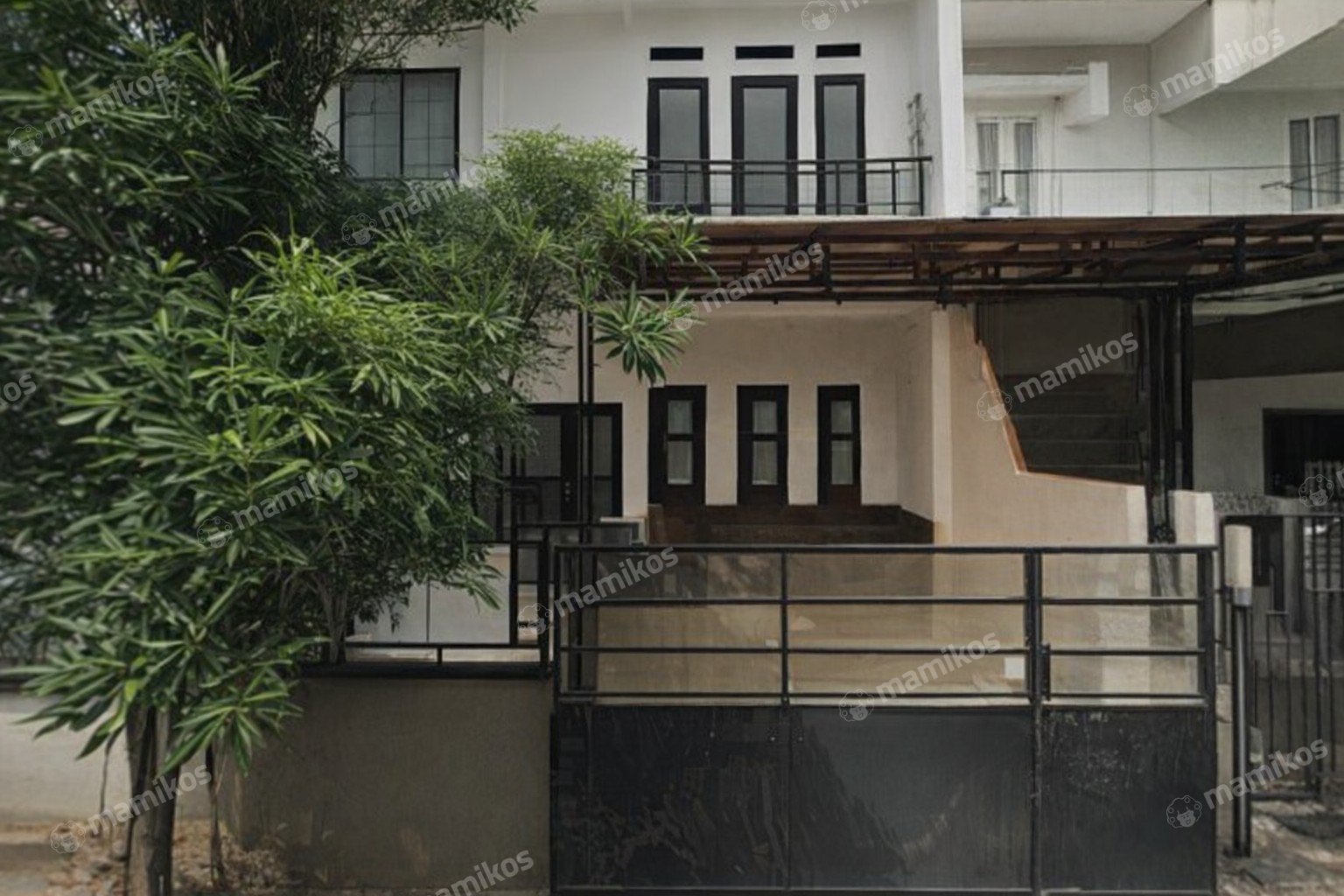 Rumah Sertifikat SHM 4 Kamar Tidur 3 Kamar Mandi Kembangan Jakarta Barat