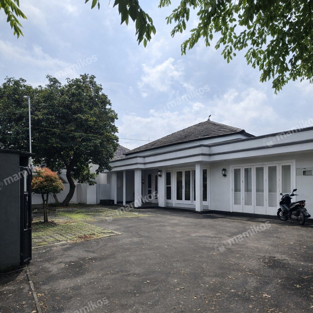 Rumah Sertifikat SHM 3 Kamar Tidur 3 Kamar Mandi Kemang Jakarta Selatan - Photo 2