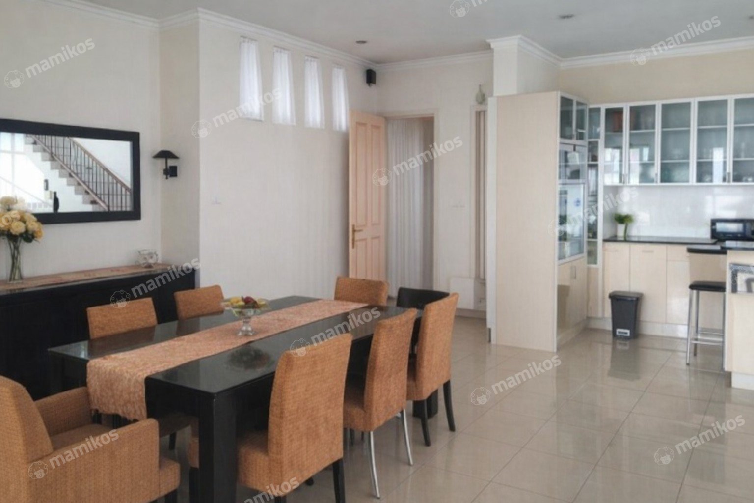 Rumah Sertifikat SHM 5 Kamar Tidur 3 Kamar Mandi Pondok Indah Jakarta Selatan