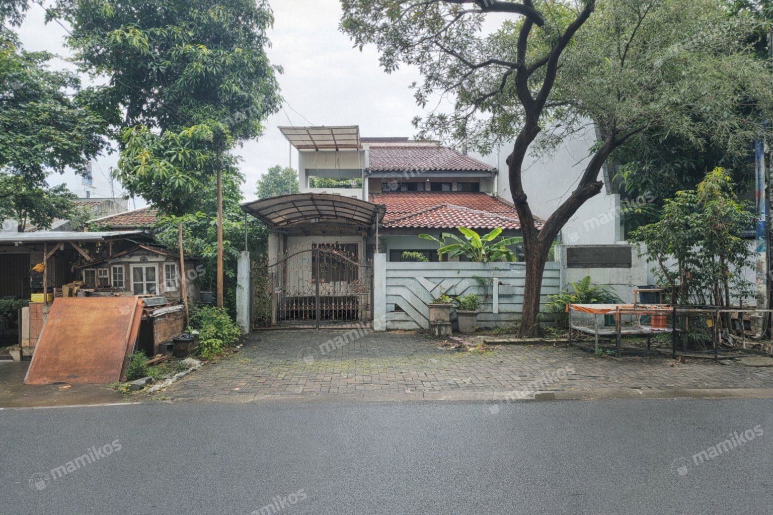 Rumah Sertifikat SHM 5 Kamar Tidur 4 Kamar Mandi Meruya Jakarta Barat