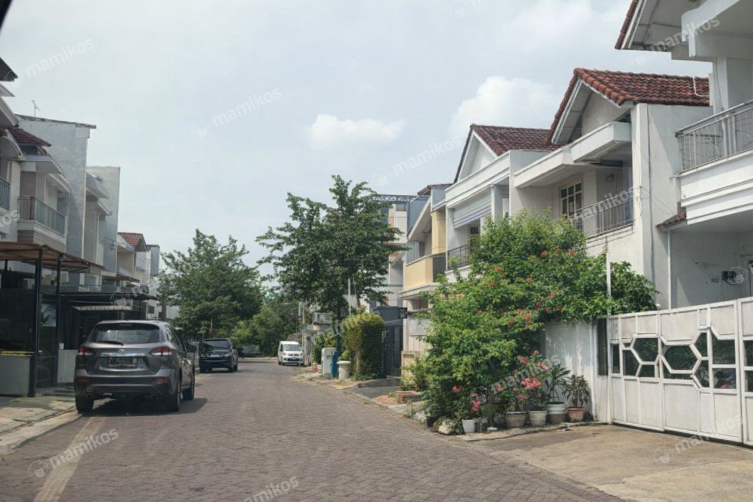 Rumah Sertifikat SHM 5 Kamar Tidur 3 Kamar Mandi Pantai Indah Kapuk Jakarta Utara