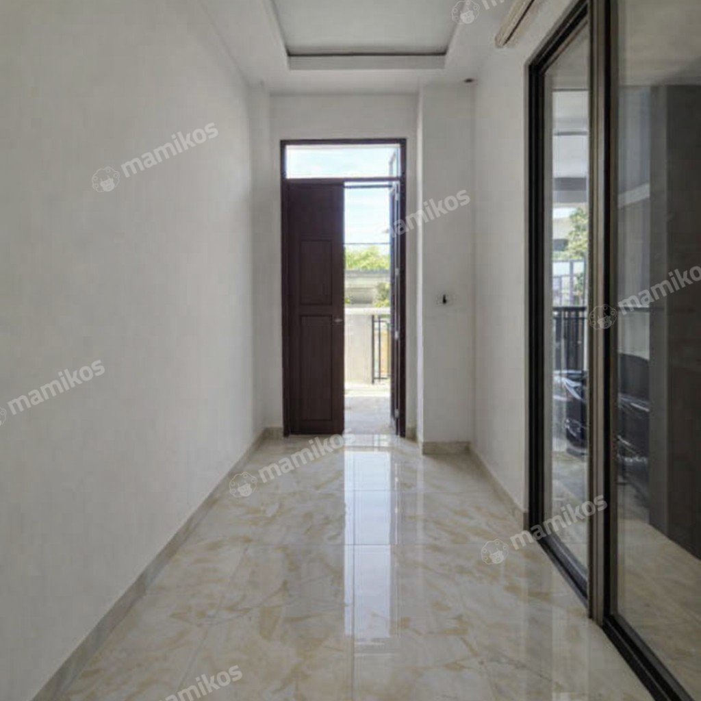 Rumah Sertifikat SHM 3 Kamar Tidur 4 Kamar Mandi Sunrise Garden Jakarta Barat - Photo 2