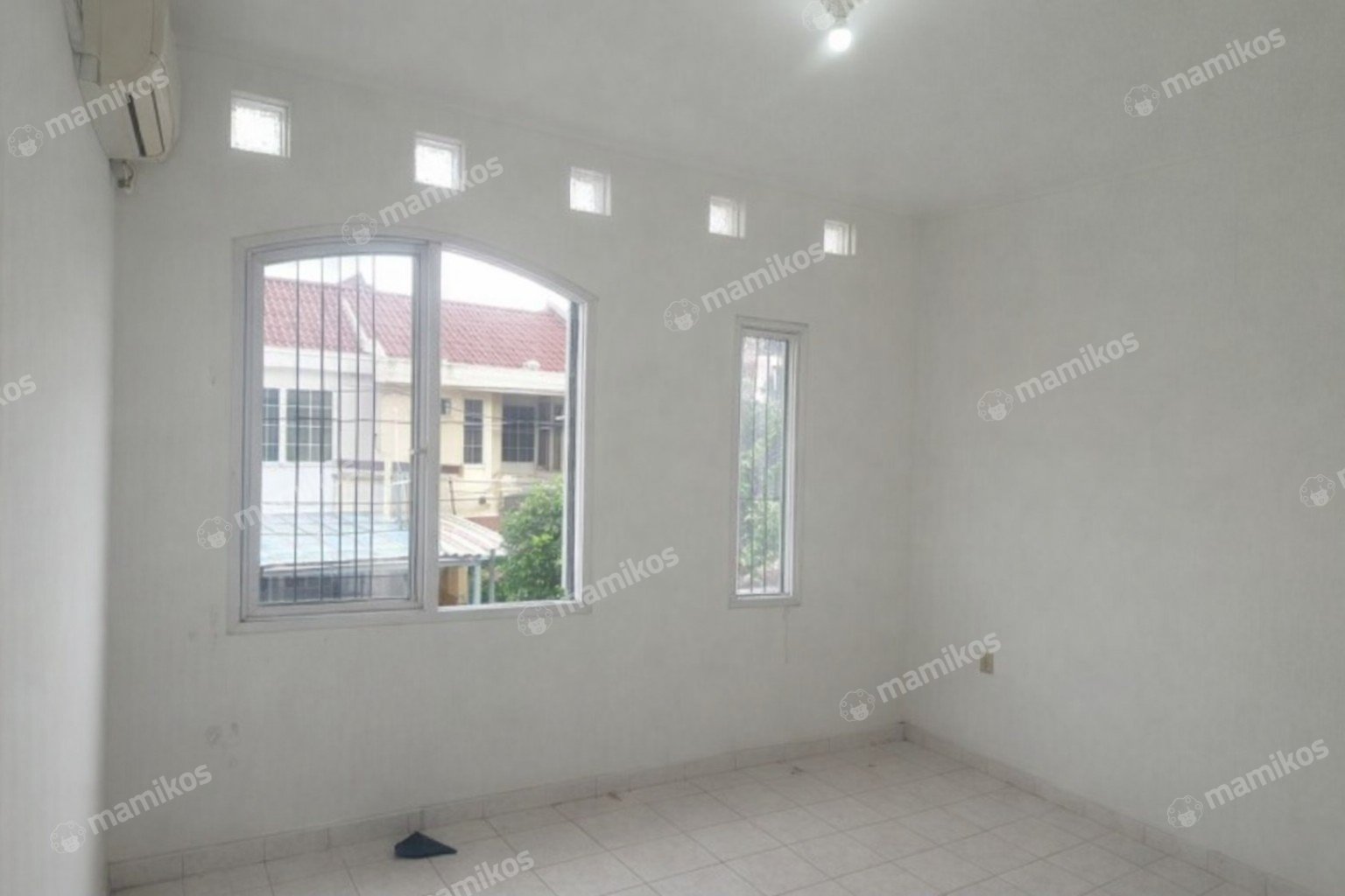 Rumah Sertifikat SHM 3 Kamar Tidur 2 Kamar Mandi Daan Mogot Jakarta Barat