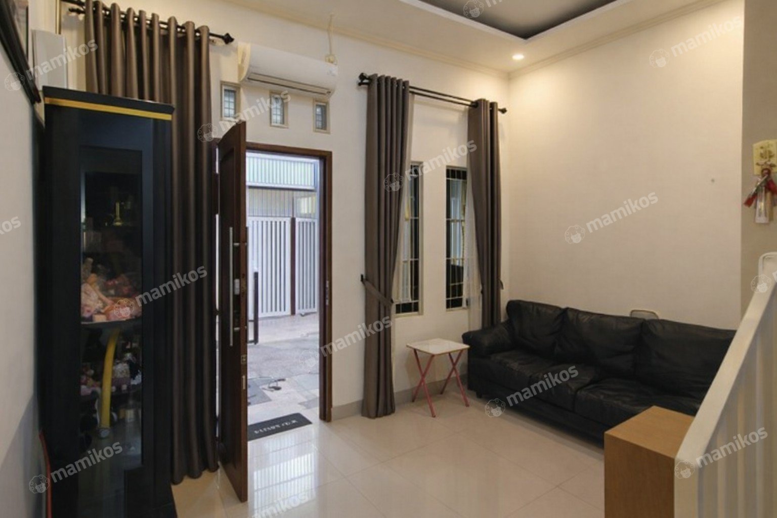 Rumah Sertifikat SHM 5 Kamar Tidur 3 Kamar Mandi Tanjung Duren Jakarta Barat