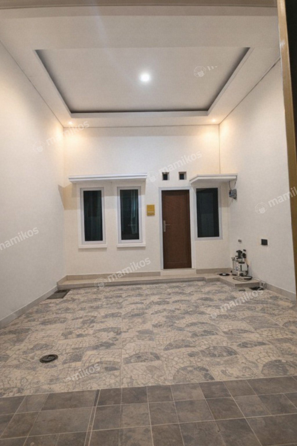 Rumah Sertifikat SHM 5 Kamar Tidur 3 Kamar Mandi Tanjung Duren Jakarta Barat - Photo 2