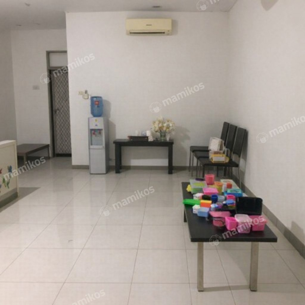 Rumah Sertifikat SHM 2 Kamar Tidur 2 Kamar Mandi Taman Ratu Jakarta Barat - Photo 3