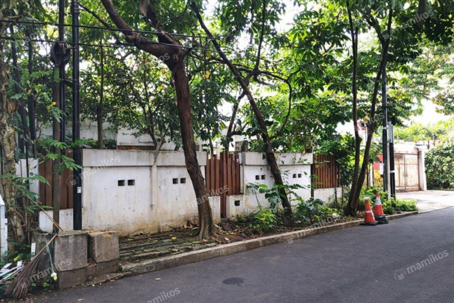 Rumah Sertifikat SHM 4 Kamar Tidur 4 Kamar Mandi Kebayoran Baru Jakarta Selatan
