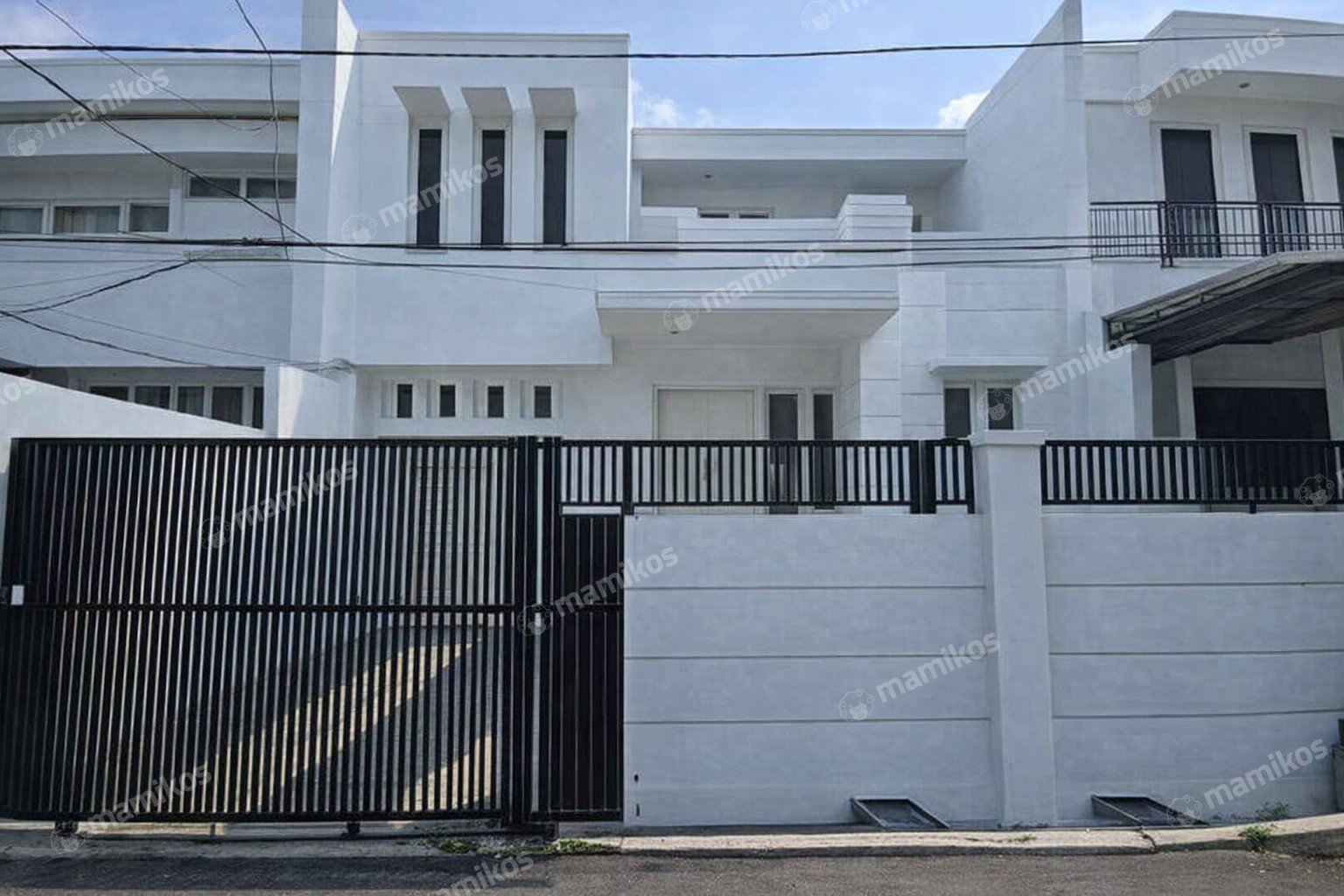 Rumah Sertifikat SHM 3 Kamar Tidur 4 Kamar Mandi Green Ville Jakarta Barat