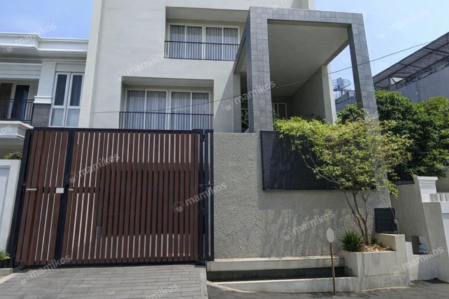 Rumah Sertifikat SHM 4 Kamar Tidur 4 Kamar Mandi Sunter Jakarta Utara