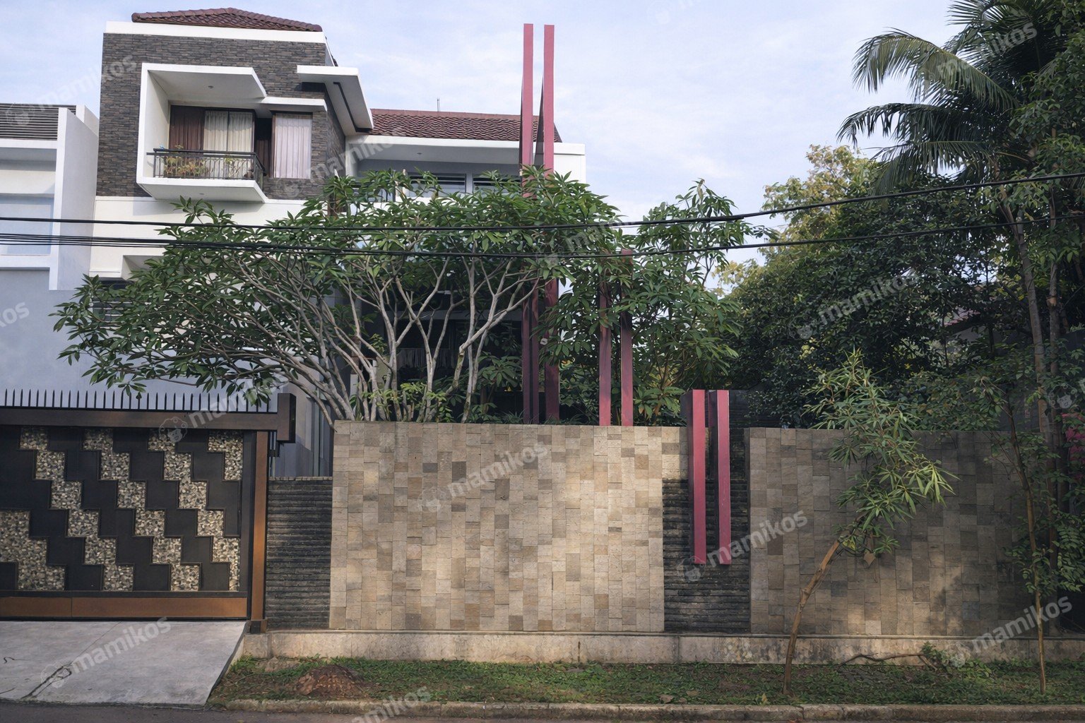 Rumah Sertifikat SHM 8 Kamar Tidur 8 Kamar Mandi Cibubur Jakarta Timur