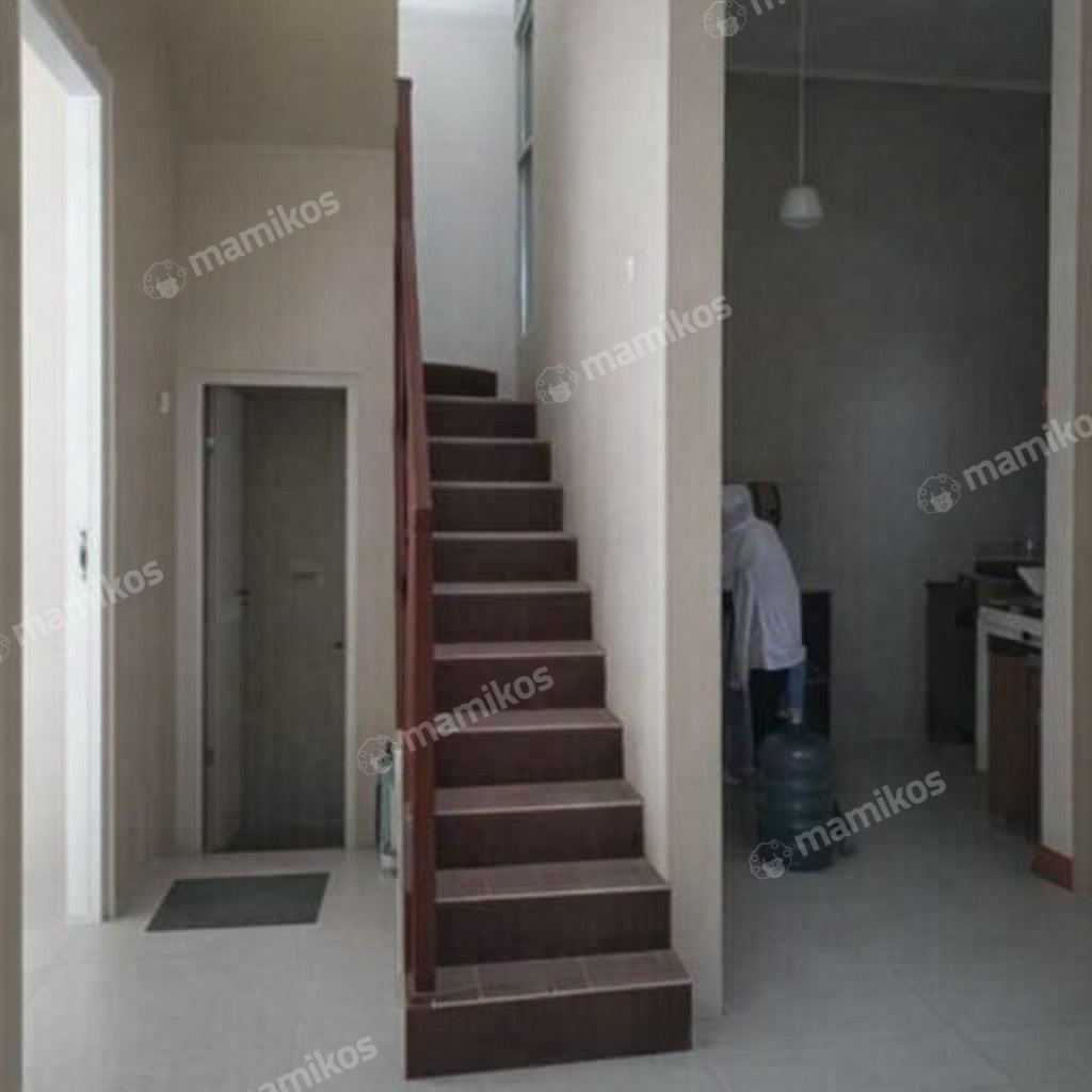 Rumah Sertifikat SHM 4 Kamar Tidur 4 Kamar Mandi Jatiwaringin Jakarta Timur - Photo 4