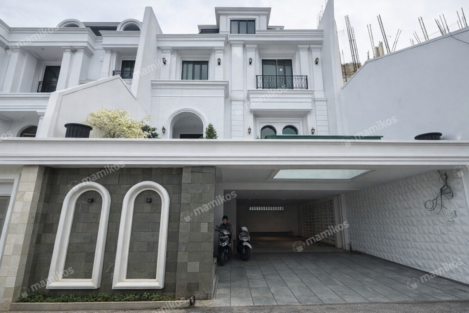 Rumah Sertifikat SHM 8 Kamar Tidur 7 Kamar Mandi Fatmawati Jakarta Selatan
