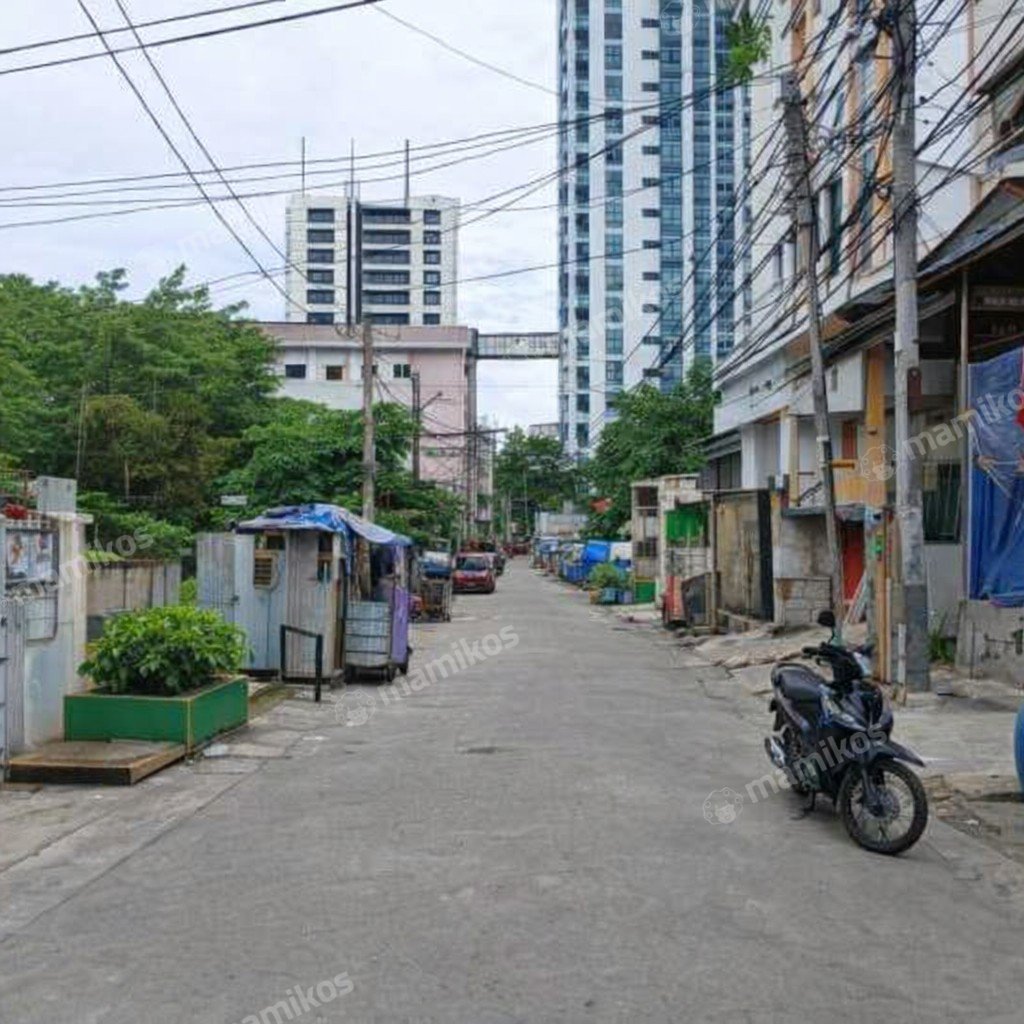 Rumah Sertifikat SHM 8 Kamar Tidur 2 Kamar Mandi Kebon Jeruk Jakarta Barat - Photo 2