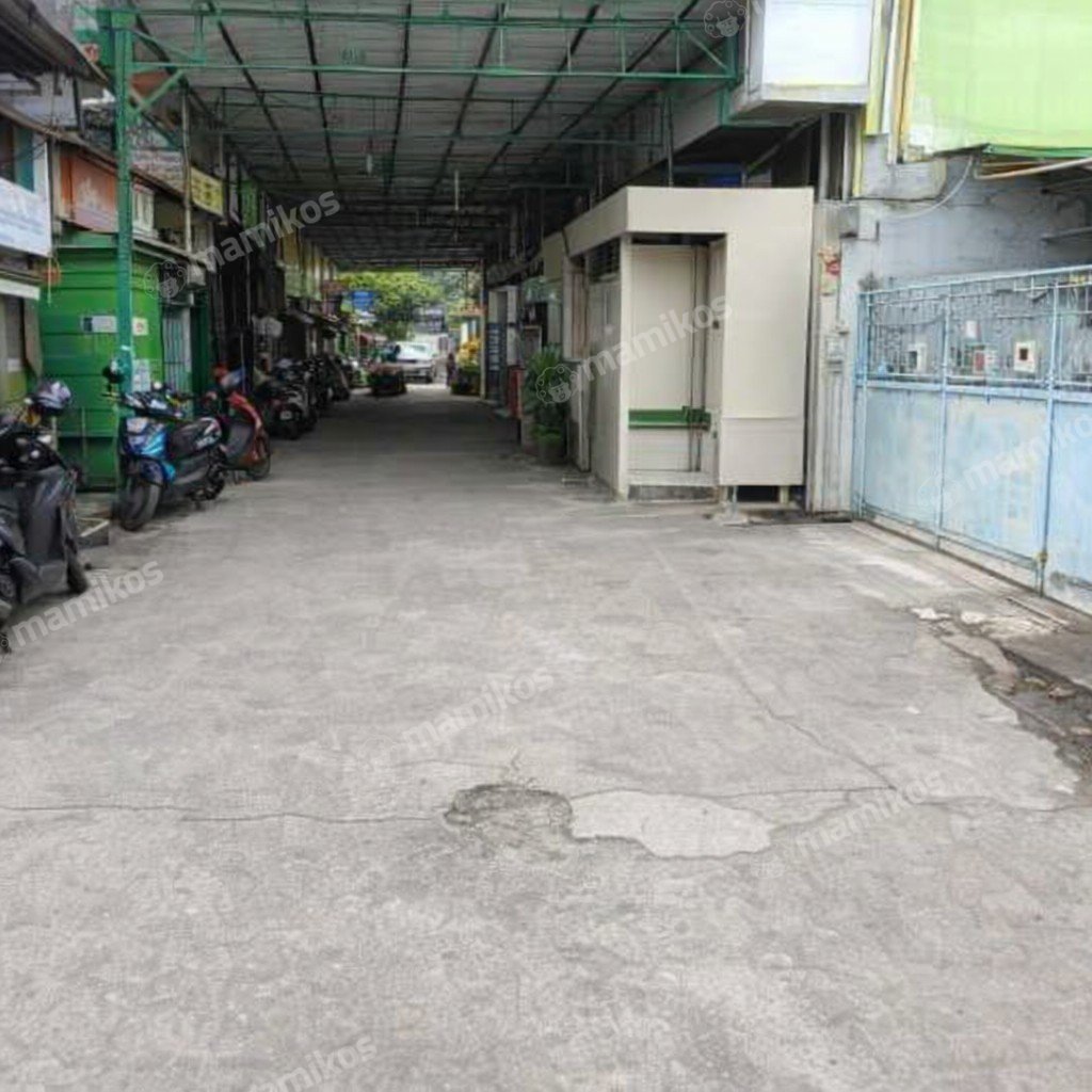 Rumah Sertifikat SHM 8 Kamar Tidur 2 Kamar Mandi Kebon Jeruk Jakarta Barat - Photo 4