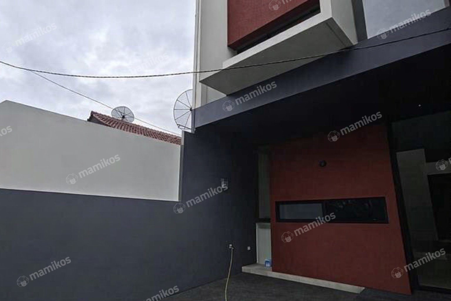 Rumah Sertifikat SHM 3 Kamar Tidur 3 Kamar Mandi Alfa Indah Jakarta Barat