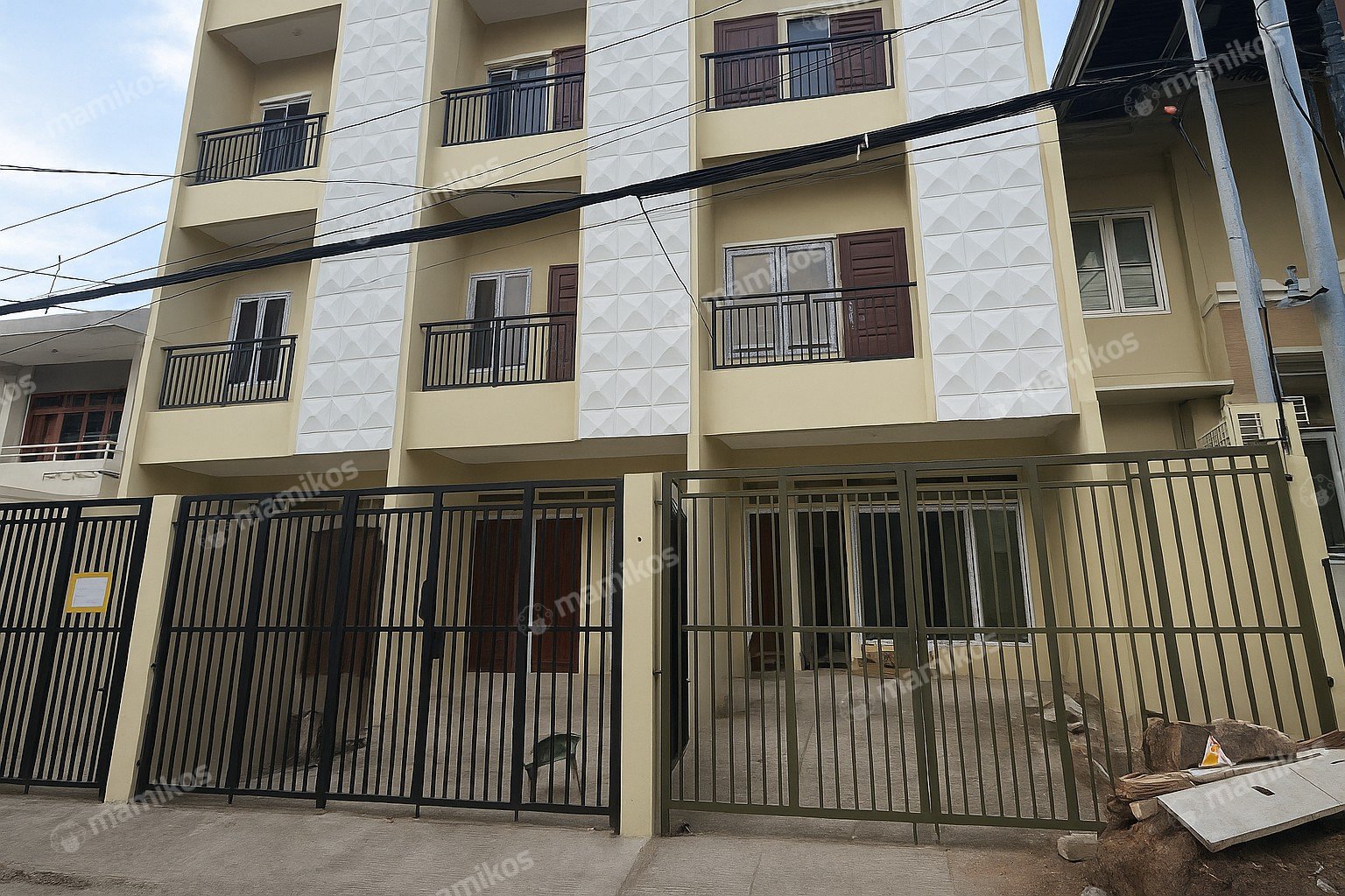 Rumah 5 Kamar Tidur 5 Kamar Mandi 3 Lantai Duri Kepa Jakarta Barat