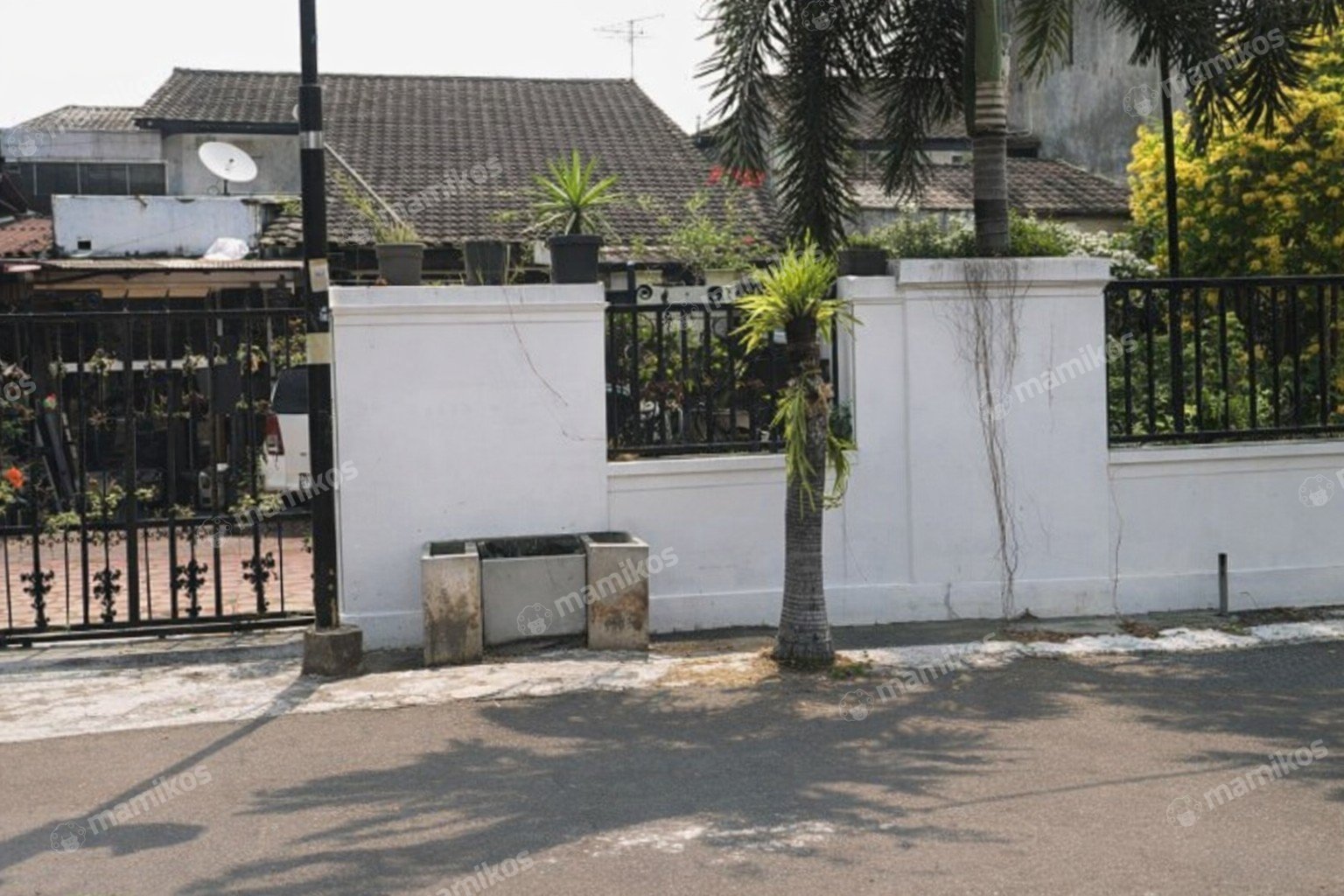 Rumah Sertifikat SHM 5 Kamar Tidur 4 Kamar Mandi Palmerah Jakarta Barat