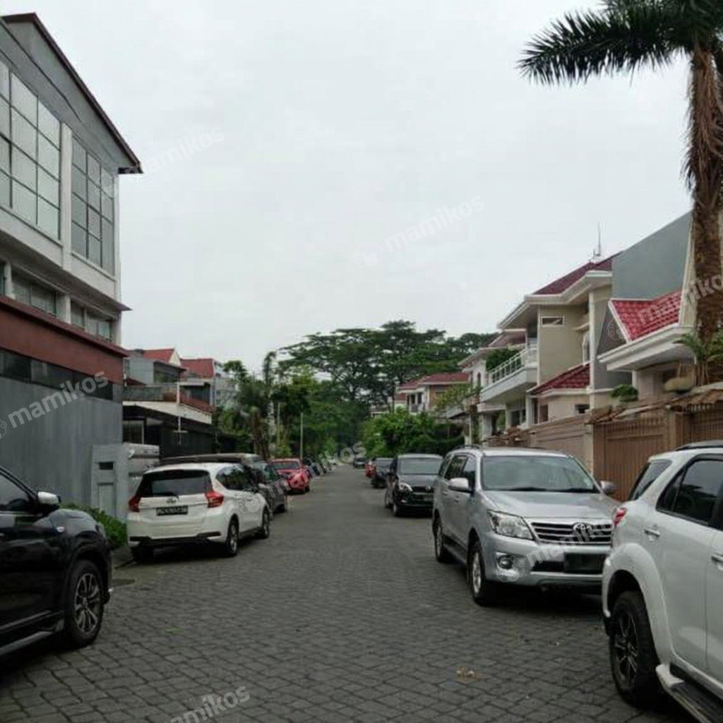 Rumah Sertifikat SHM 5 Kamar Tidur 5 Kamar Mandi Joglo Jakarta Barat - Photo 4