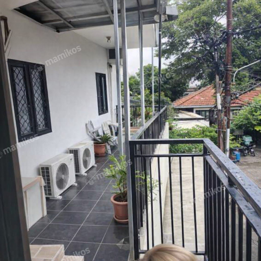 Rumah 7 Kamar Tidur 5 Kamar Mandi Kramat Jati Jakarta Timur - Photo 3