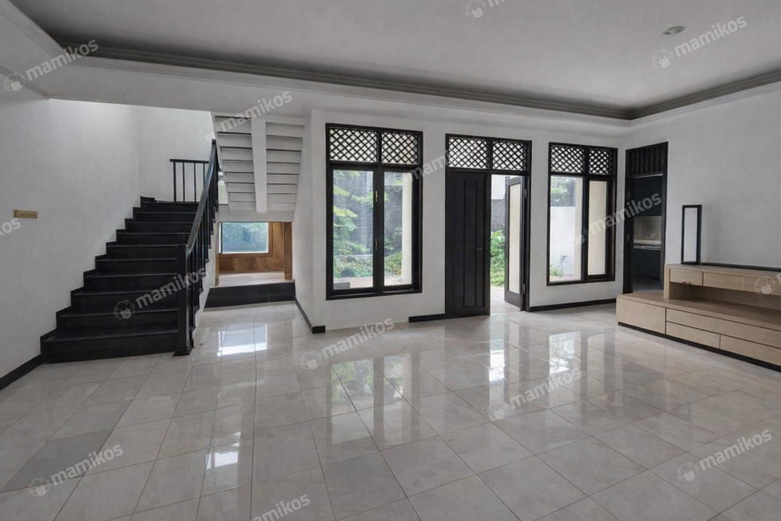Rumah Sertifikat SHM 5 Kamar Tidur 4 Kamar Mandi Kebayoran Baru Jakarta Selatan