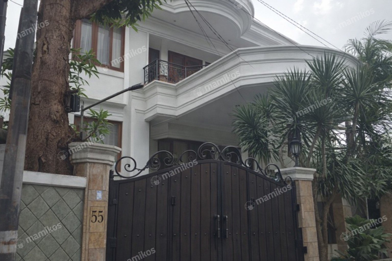 Rumah Sertifikat SHM 6 Kamar Tidur 4 Kamar Mandi Kebayoran Baru Jakarta Selatan