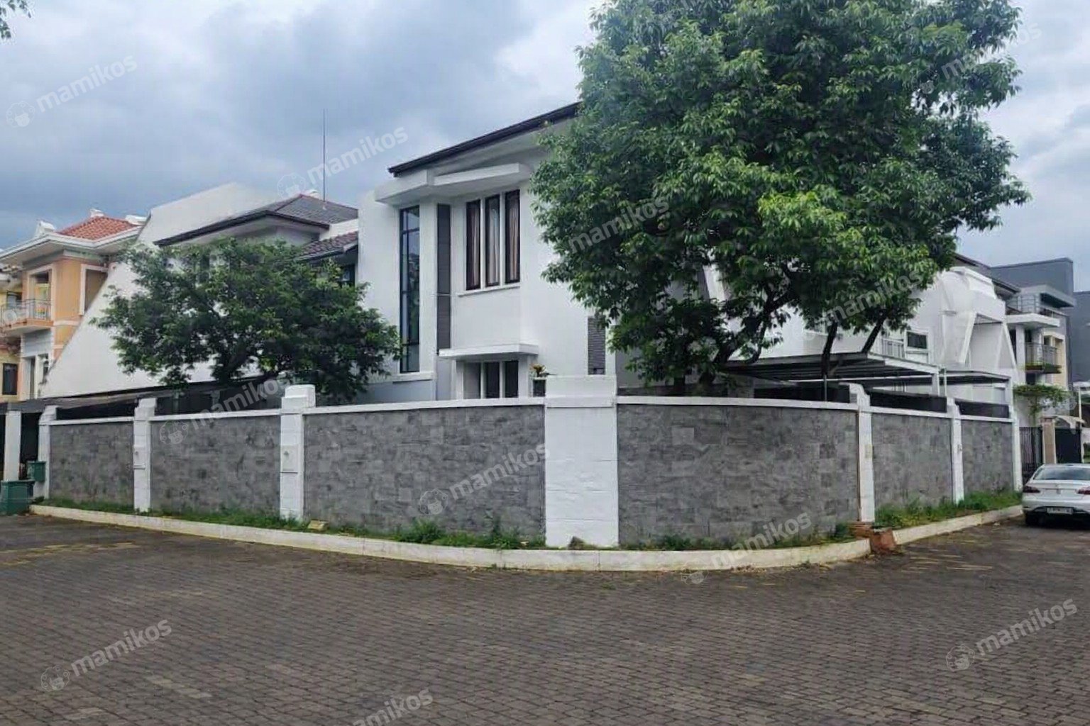 Rumah Sertifikat SHM 6 Kamar Tidur 4 Kamar Mandi Kelapa Gading Jakarta Utara - Photo 2
