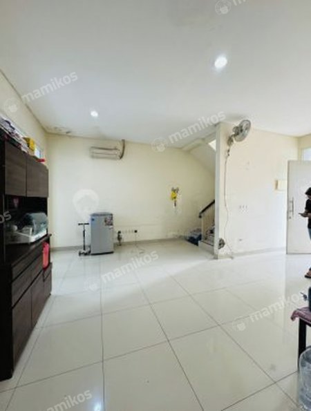 Rumah Sertifikat SHM 3 Kamar Tidur 3 Kamar Mandi Green Lake City Jakarta Barat - Photo 2