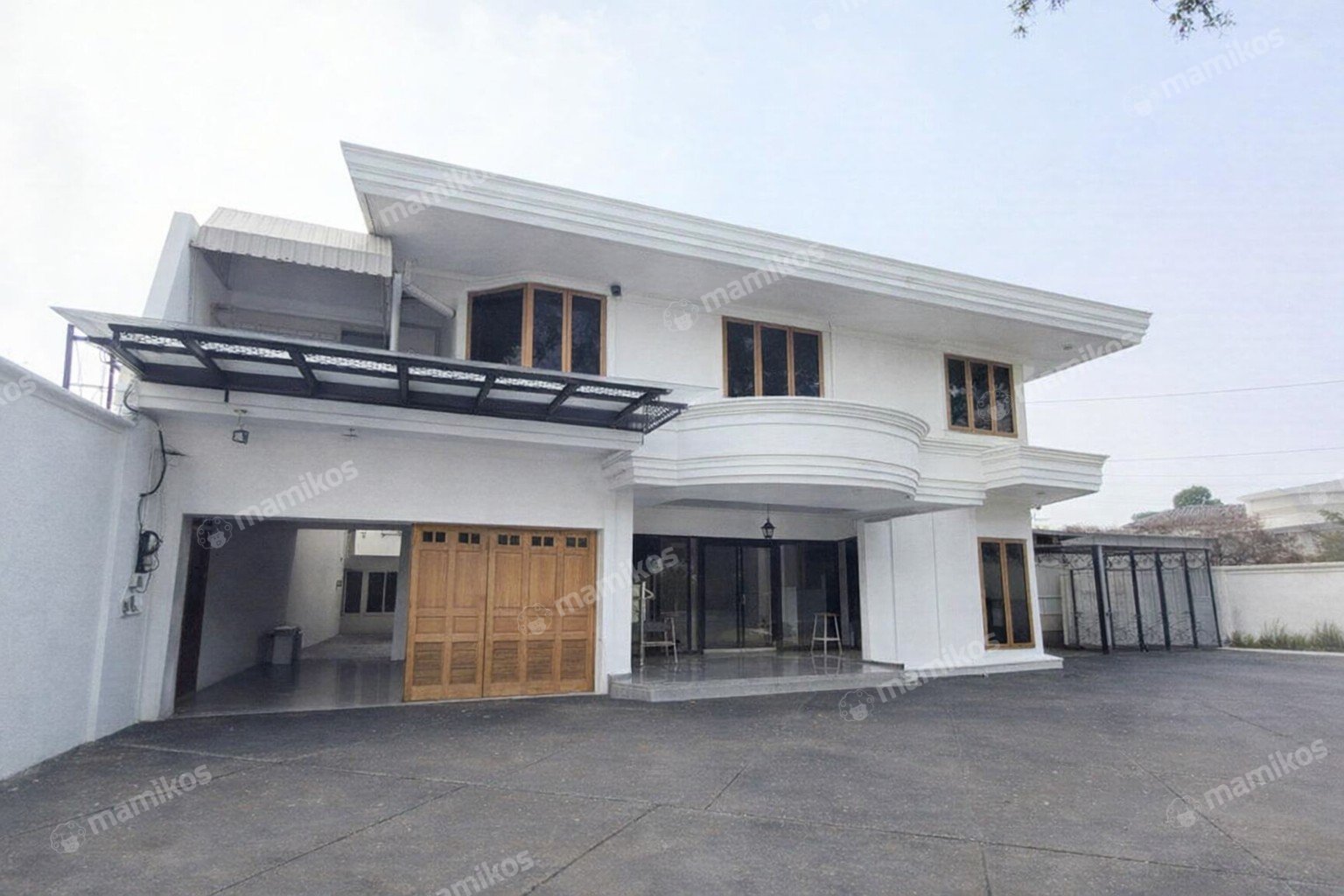 Rumah Sertifikat SHM 6 Kamar Tidur 4 Kamar Mandi Kemang Jakarta Selatan