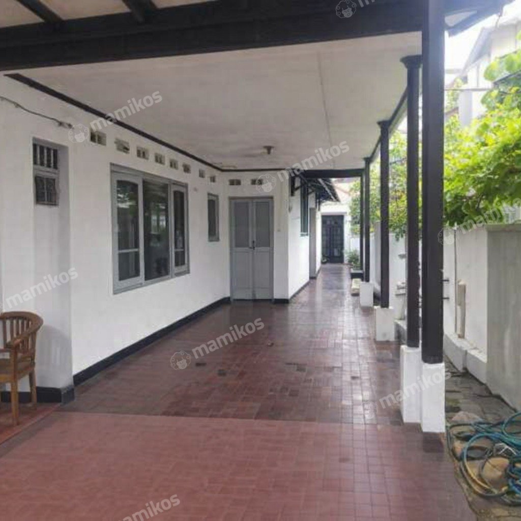 Rumah Sertifikat SHM 4 Kamar Tidur 4 Kamar Mandi Kramat Jati Jakarta Timur - Photo 2