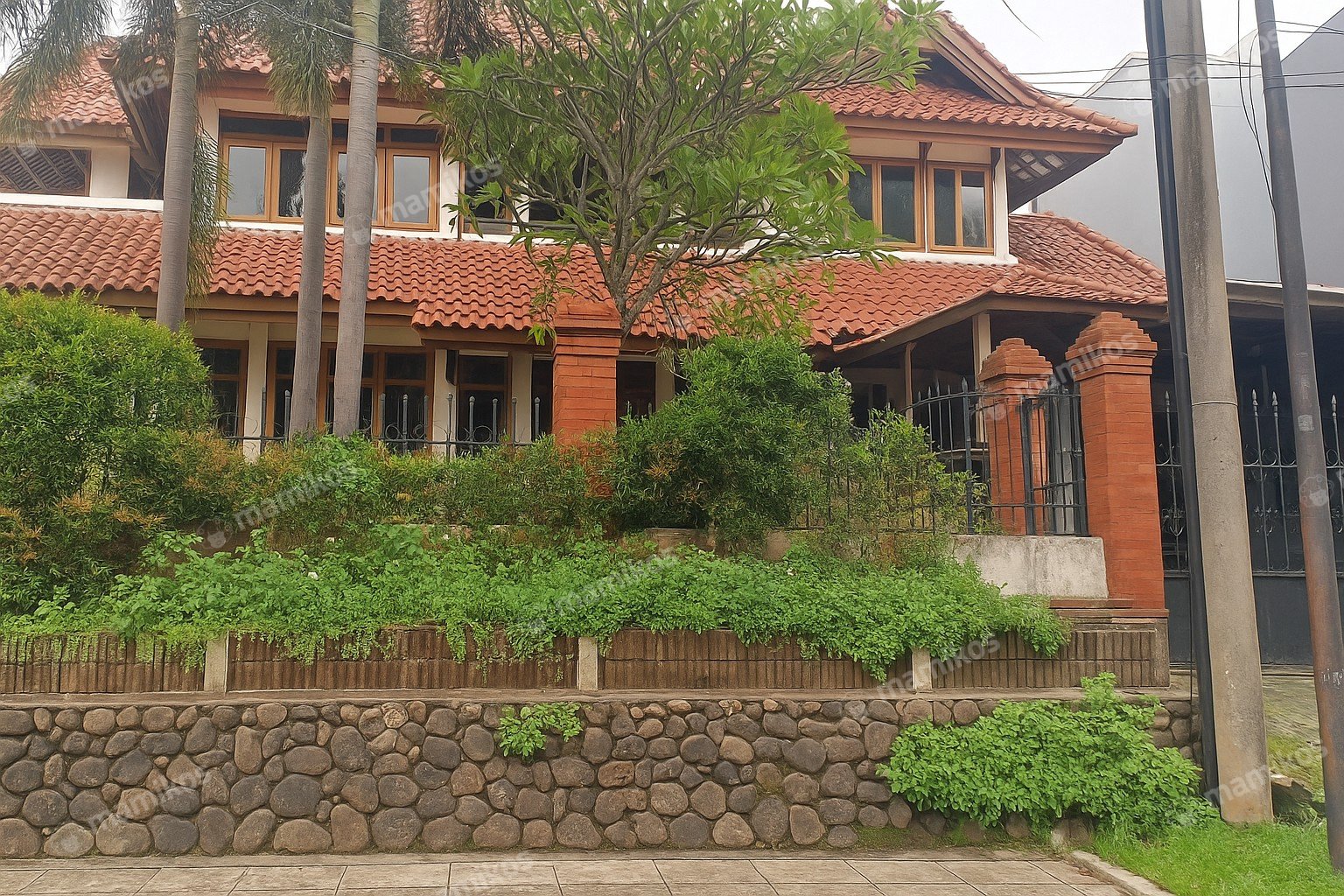 Rumah Sertifikat SHM 5 Kamar Tidur 5 Kamar Mandi Gandaria Jakarta Selatan