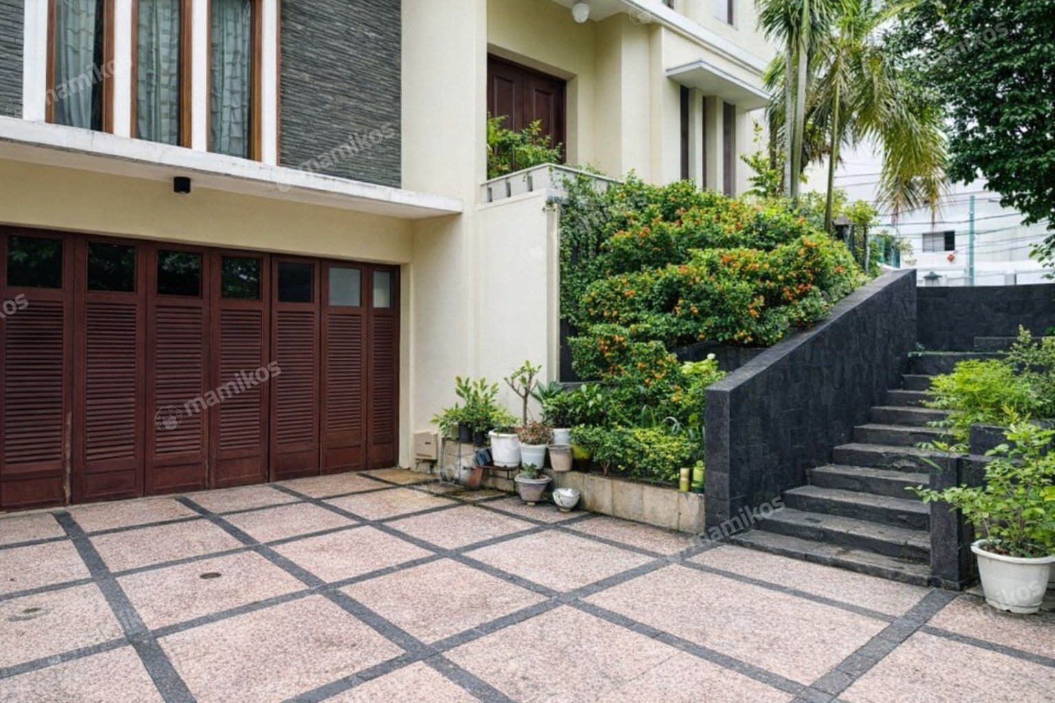 Rumah Sertifikat SHM 6 Kamar Tidur 5 Kamar Mandi Jati Padang Jakarta Selatan