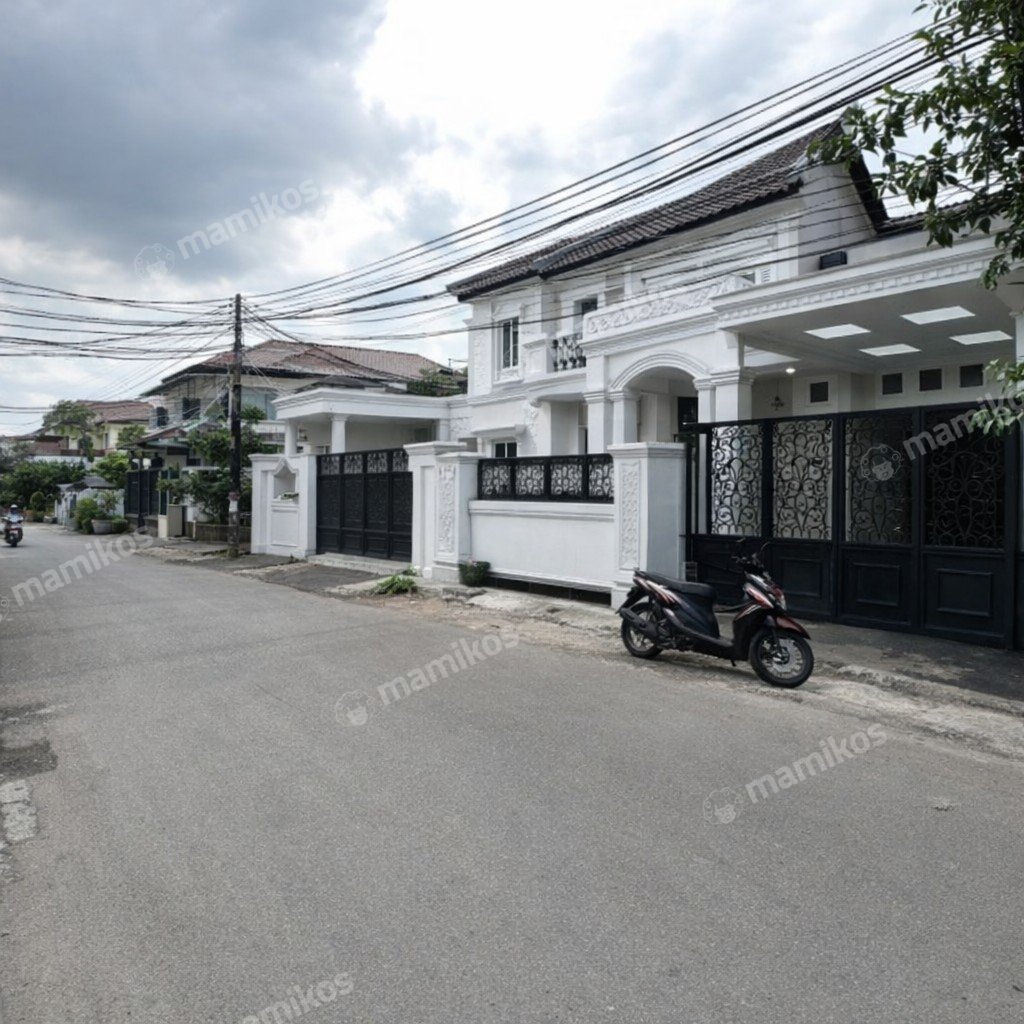 Rumah Sertifikat SHM 5 Kamar Tidur 4 Kamar Mandi Tebet Jakarta Selatan - Photo 2