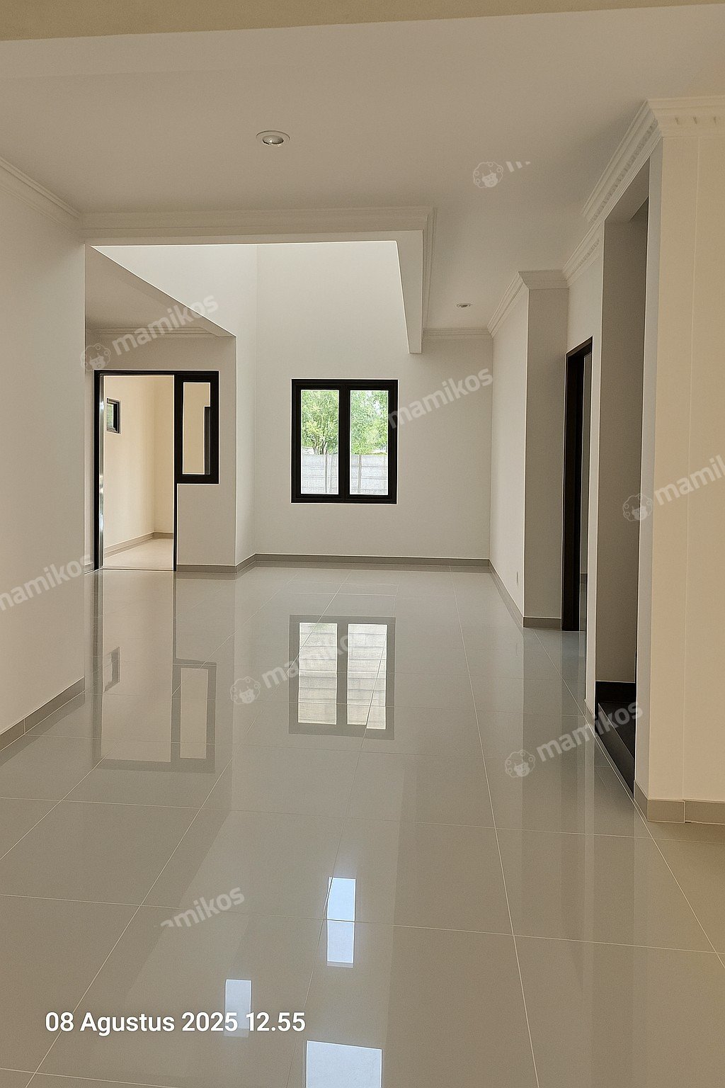 Rumah Sertifikat HGB 4 Kamar Tidur 3 Kamar Mandi Kota Wisata Jakarta Timur - Photo 2