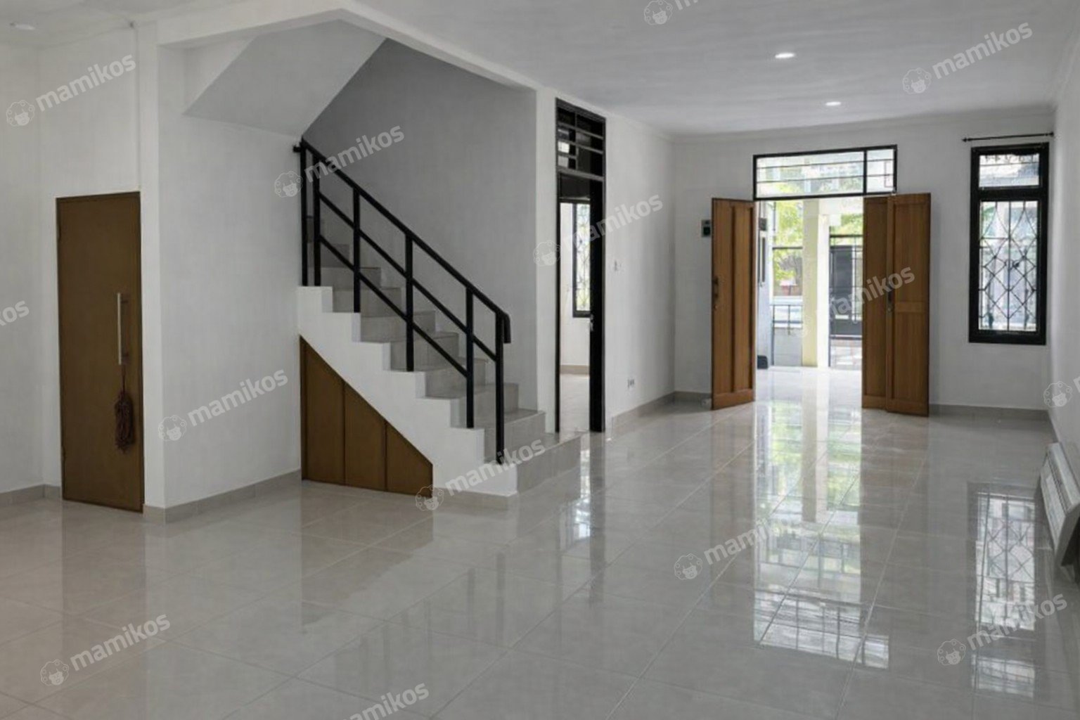 Rumah Sertifikat SHM 4 Kamar Tidur 3 Kamar Mandi Taman Palem Jakarta Barat - Photo 4