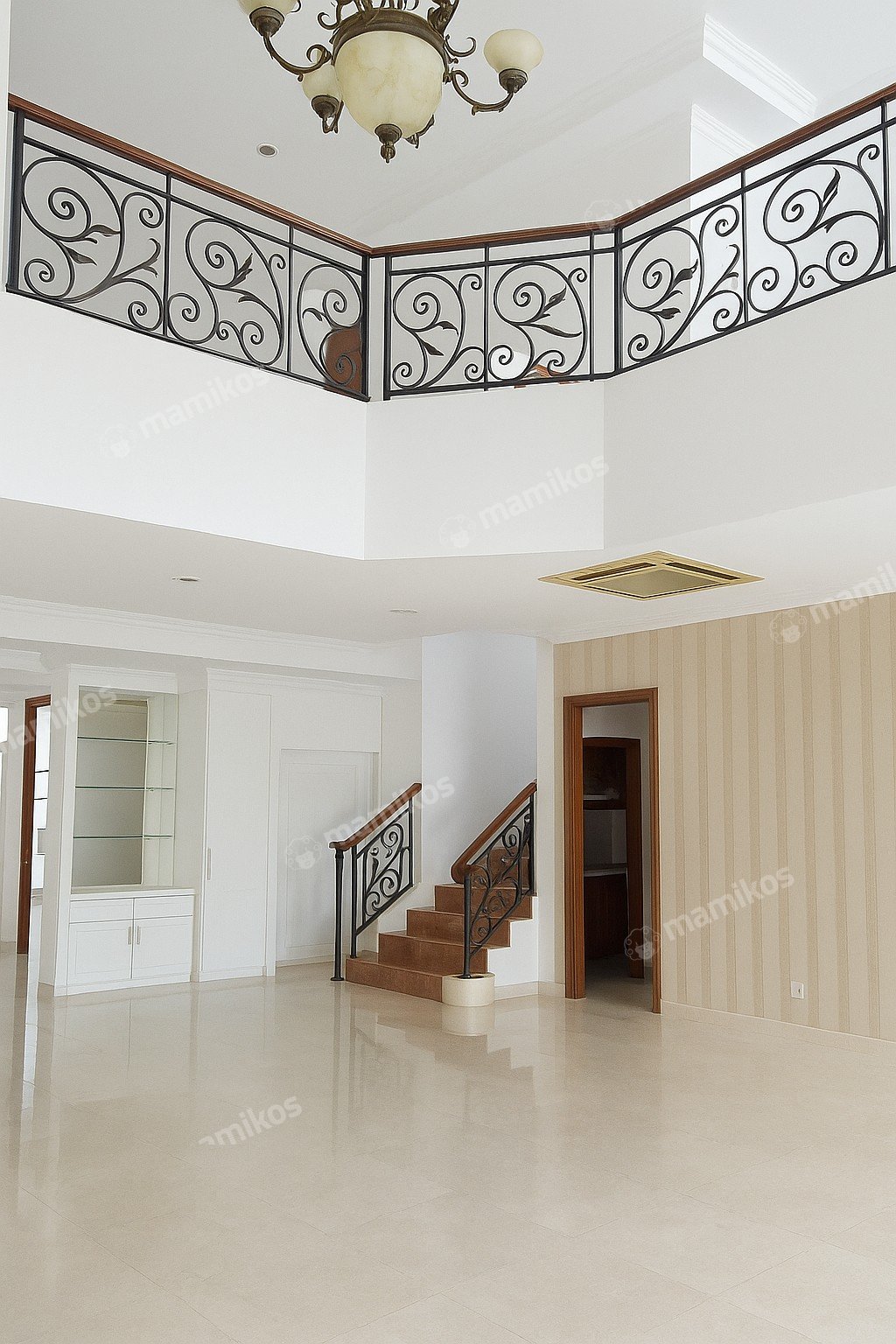Rumah Sertifikat SHM 4 Kamar Tidur 4 Kamar Mandi Pondok Indah Jakarta Selatan - Photo 3