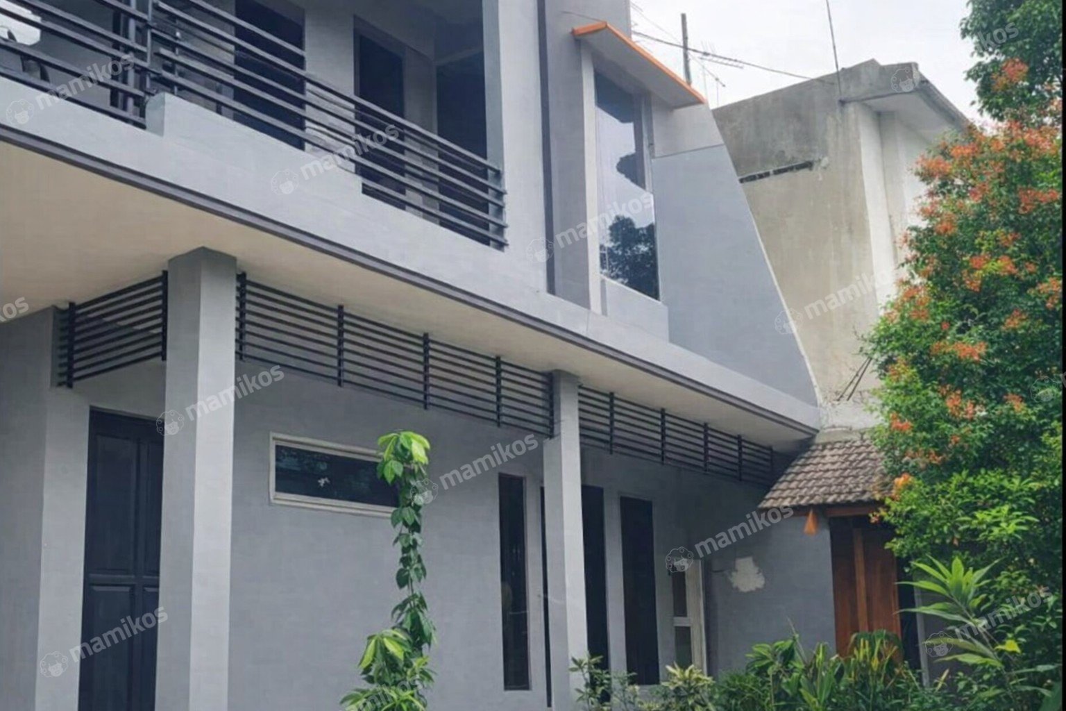 Rumah Sertifikat SHM 9 Kamar Tidur 5 Kamar Mandi Pasar Rebo Jakarta Timur