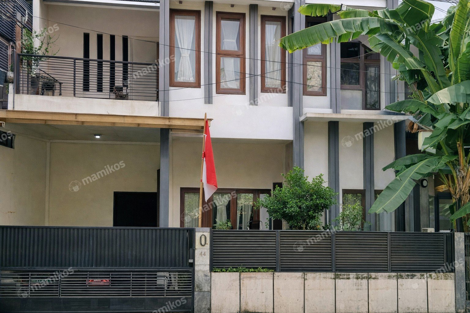 Rumah Sertifikat SHM 7 Kamar Tidur 3 Kamar Mandi Kemanggisan Jakarta Barat