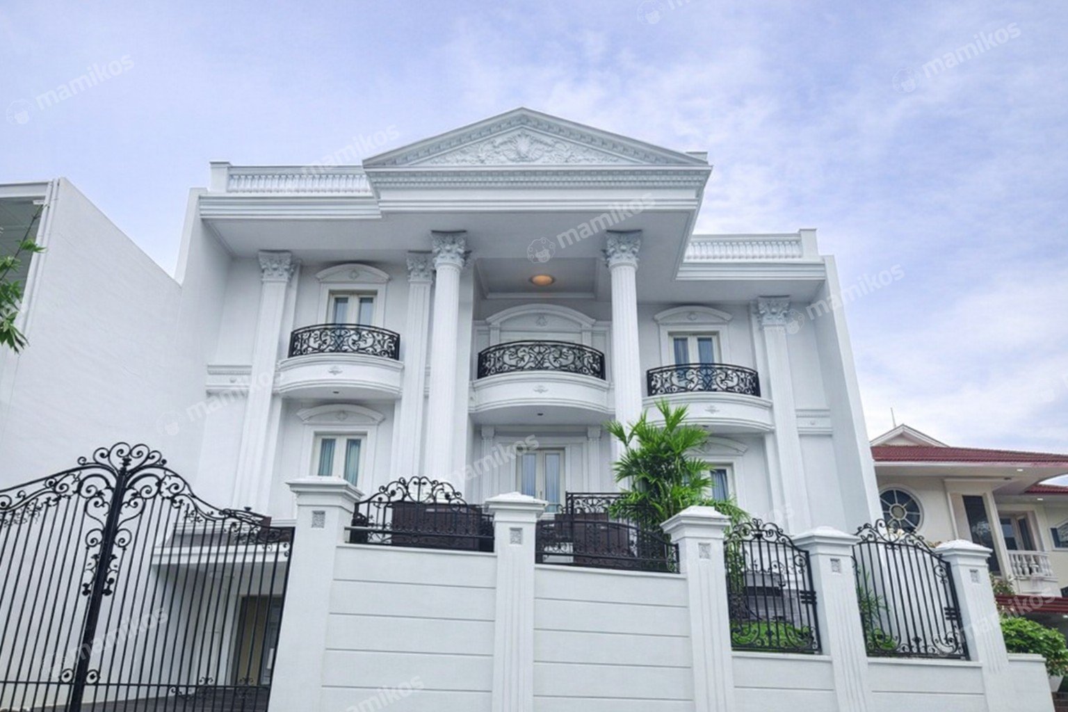 Rumah Sertifikat SHM 5 Kamar Tidur 5 Kamar Mandi Pondok Indah Jakarta Selatan