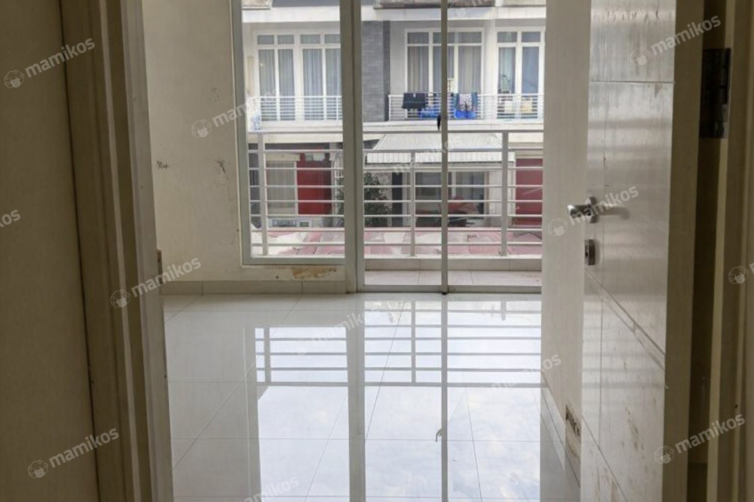 Rumah Sertifikat SHM 2 Kamar Tidur 2 Kamar Mandi Green Lake City Jakarta Barat